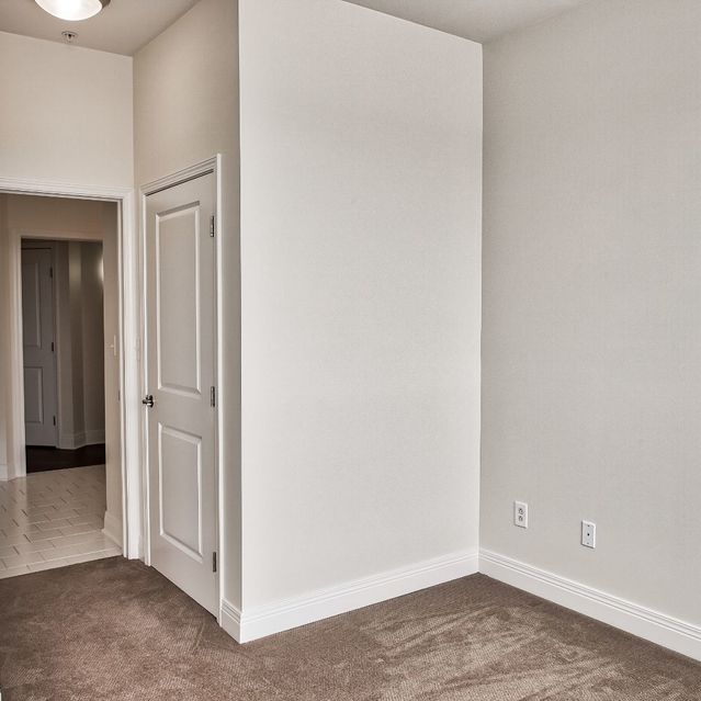 Maxwell - Unfurnished Bedroom