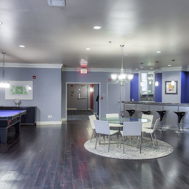 Maxwell - Game Room